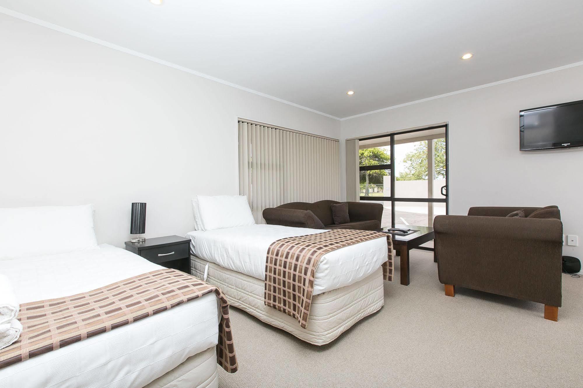 Parkview Motor Inn Pukekohe Екстериор снимка